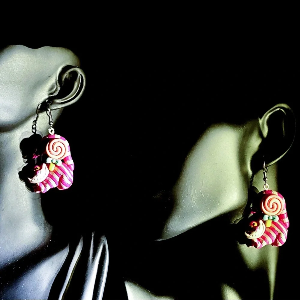 Disney Alice’s Adventure in Wonderland Pink Striped Lynx Cat Earrings - Picture 5 of 7